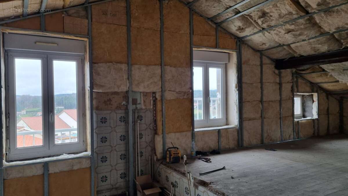 Appartement à SAINT-JUST-MALMONT