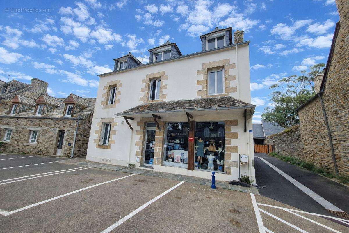 Maison à LOCQUIREC
