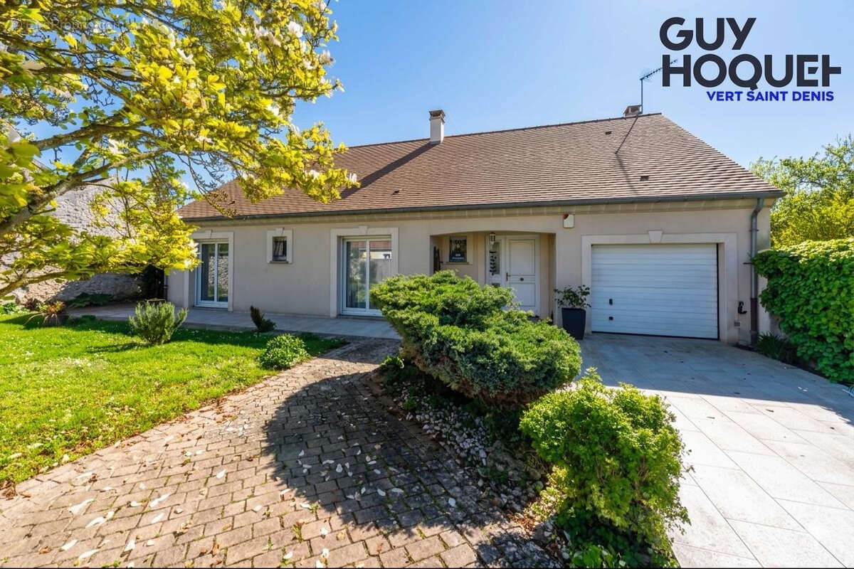 Maison à VERT-SAINT-DENIS