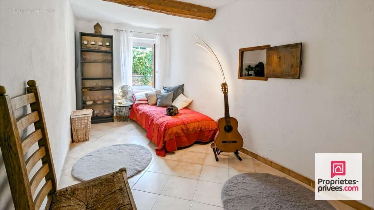 Maison à ROQUEBRUNE-SUR-ARGENS