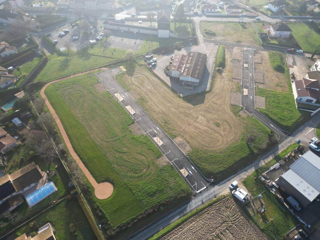 Terrain à VILLENEUVE