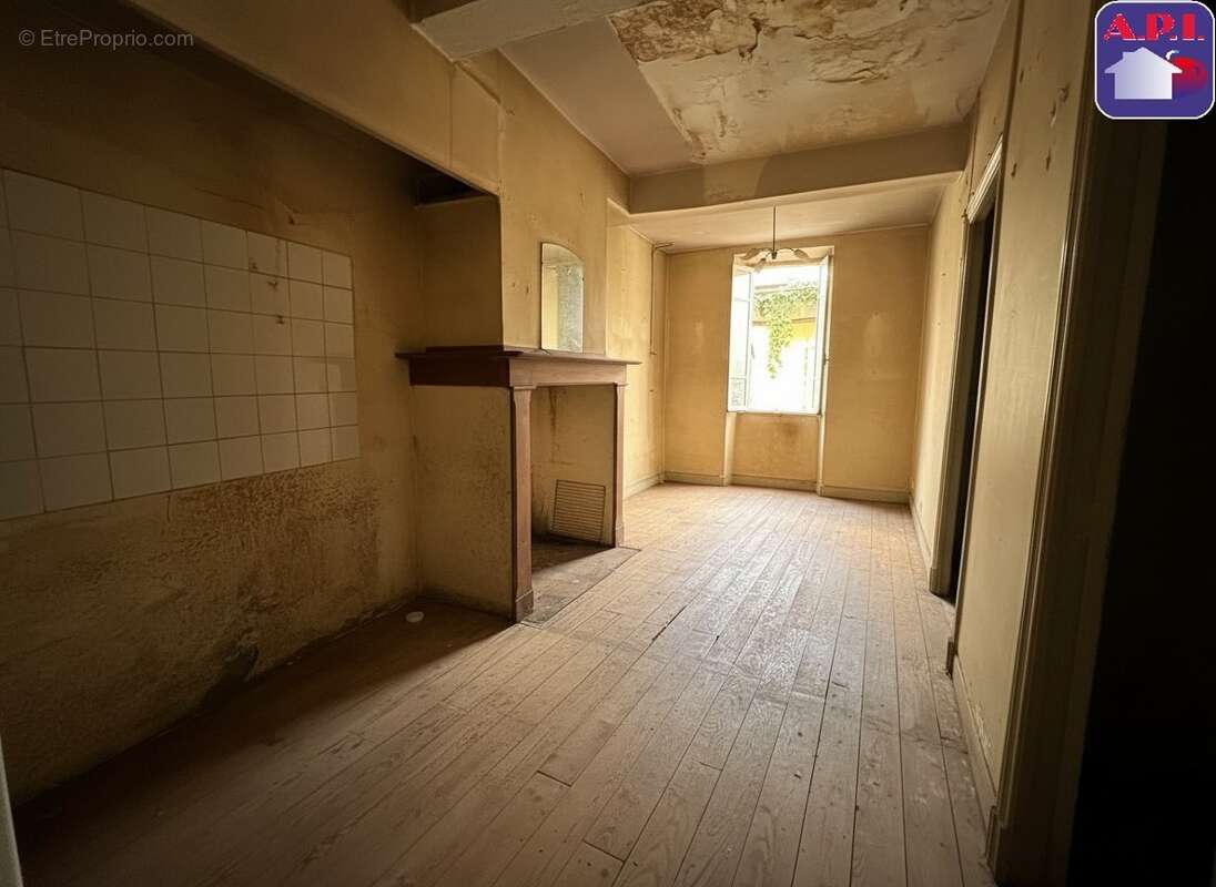 Maison 268 m² à Castillon-En-Couserans  - photo 3