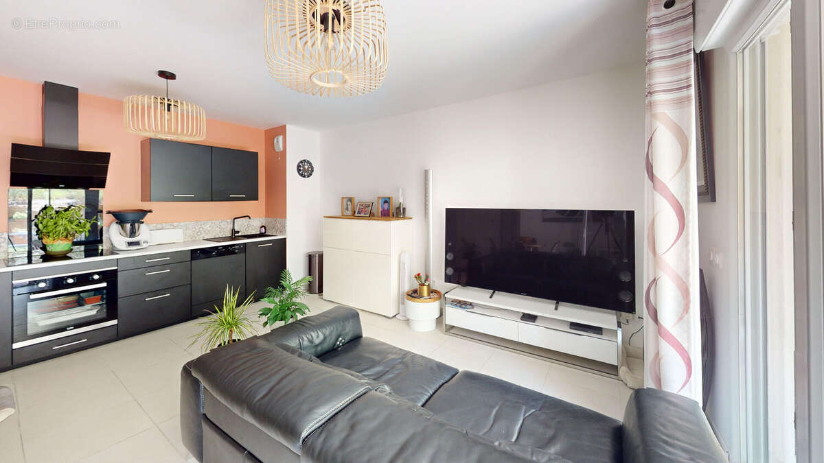 Appartement à PEYNIER