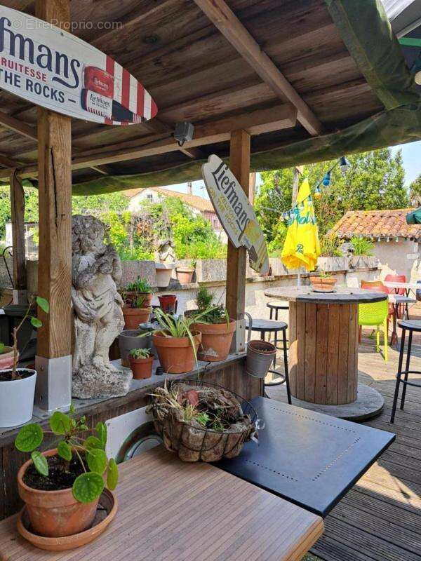 Commerce à VILLETOUREIX