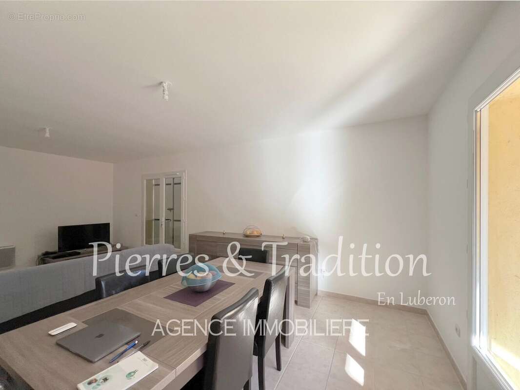 Maison à REVEST-DU-BION