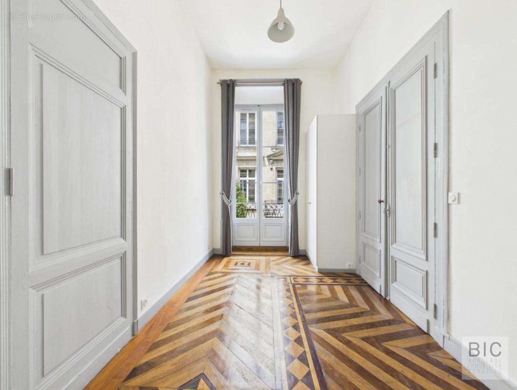 Appartement à BORDEAUX