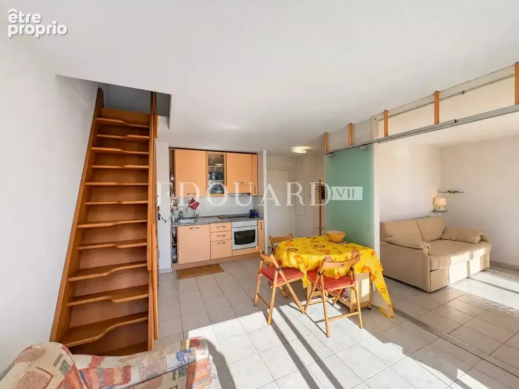 En exclusivité deux pièces en dernier étage avec spacieuse terrasse, cave et parking, à quelques pas des plages - photo 17