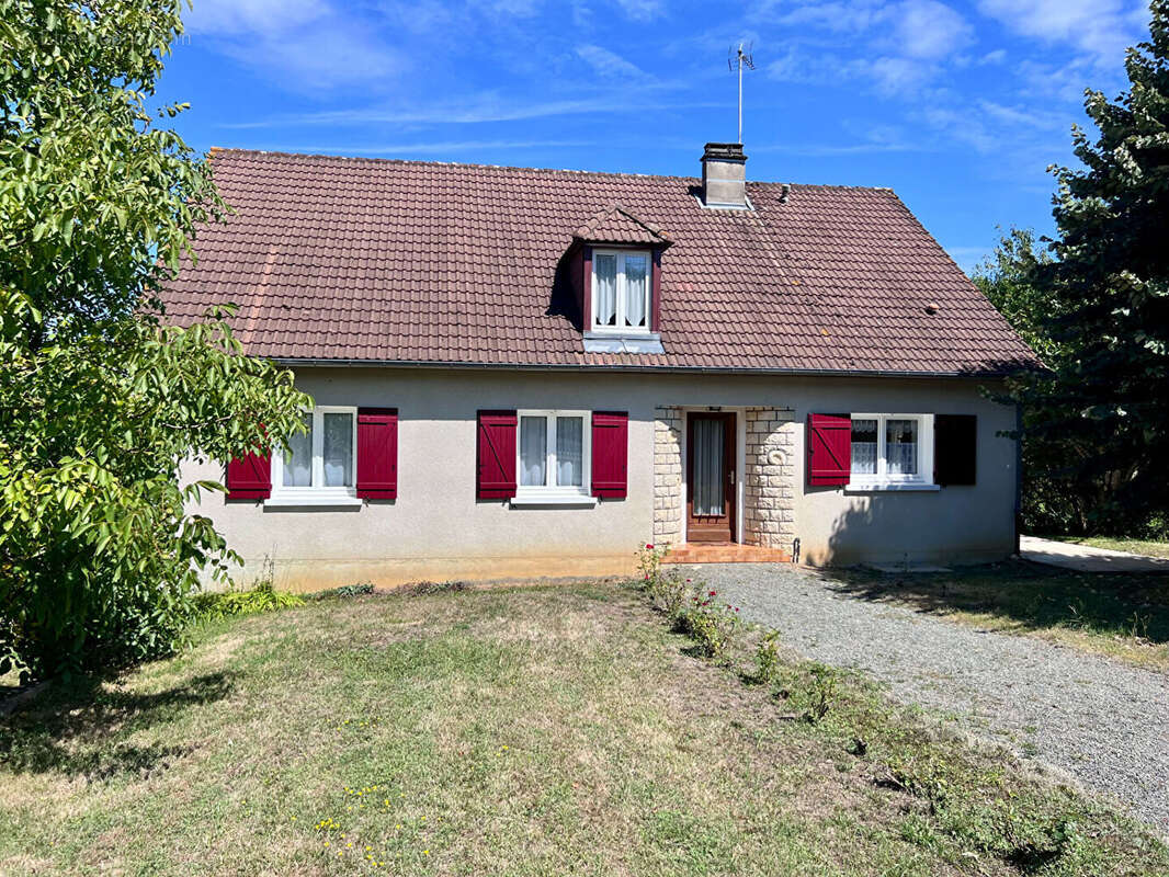 Maison à URZY