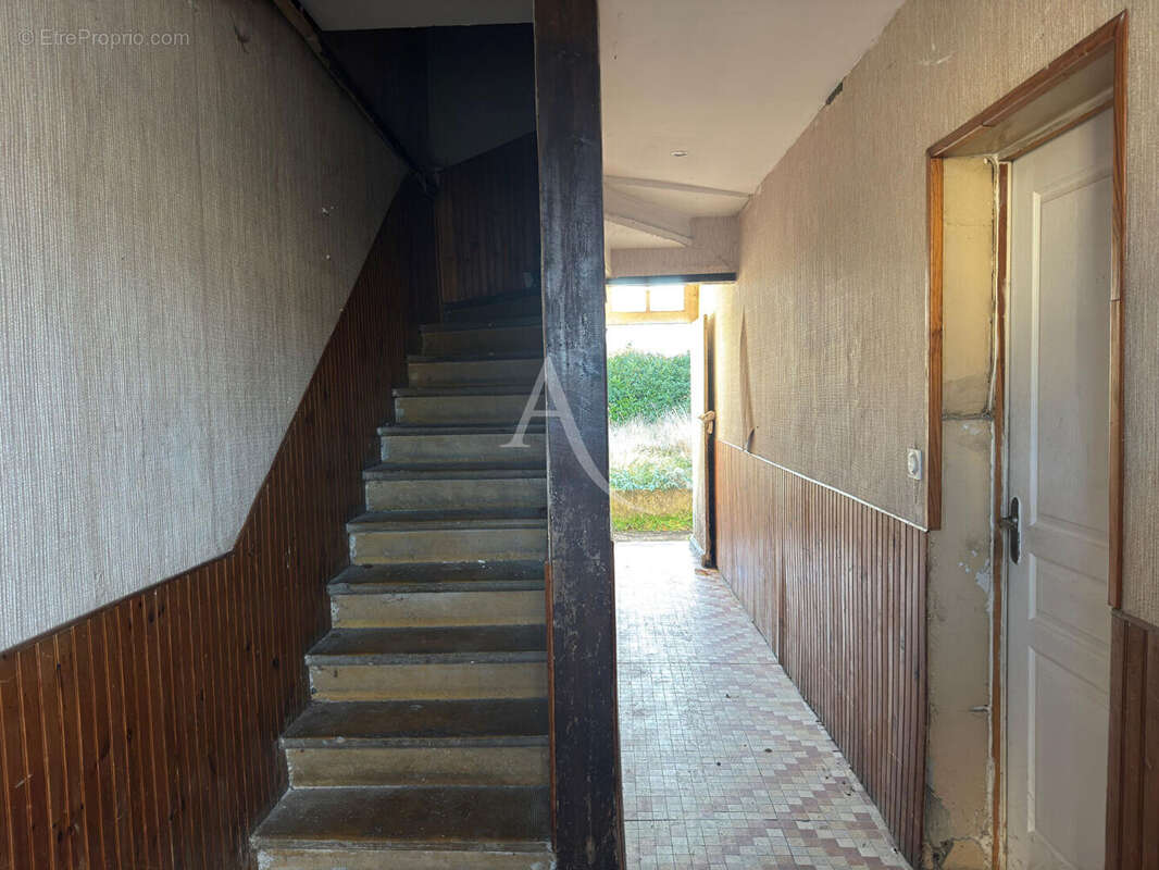 Appartement à LES PONTS-DE-CE