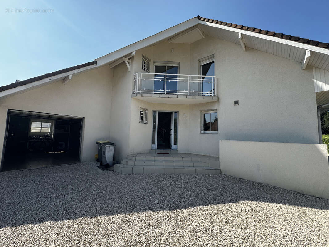 Maison T5 de 163 m2  dans un quartier très recherché - photo 6
