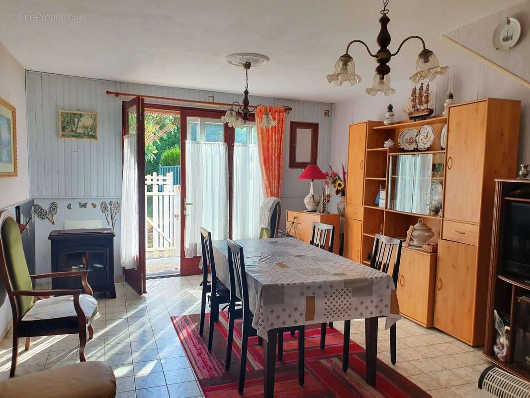 Maison 74 m² à Chenac-Saint-Seurin-D'uzet  - photo 3