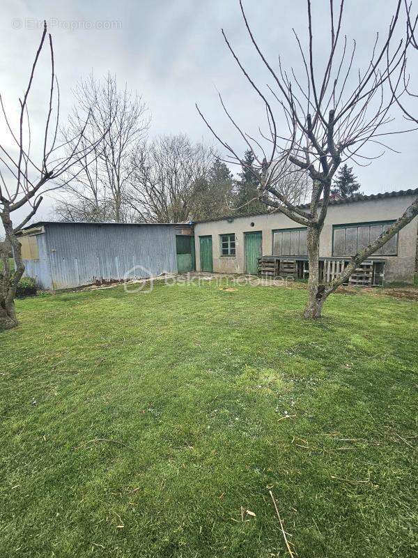 Terrain à SEICHEPREY