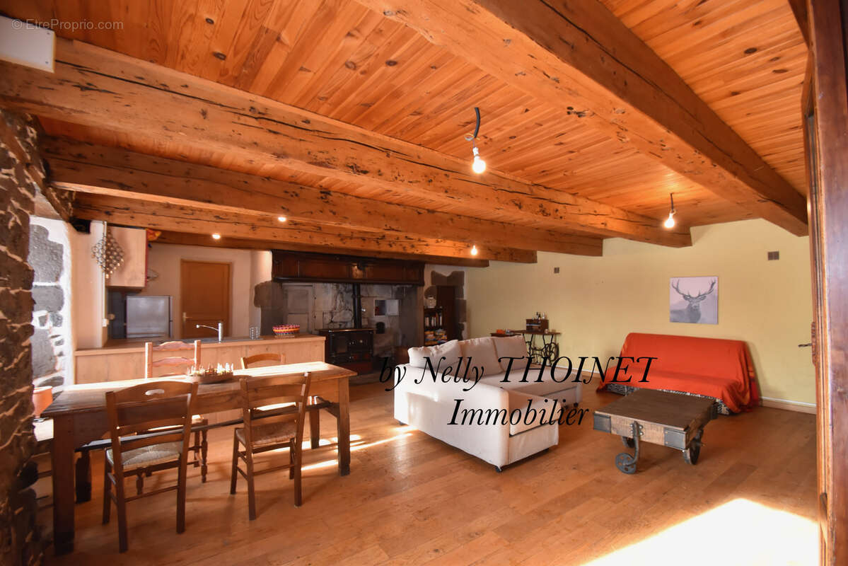 Maison à BESSE-ET-SAINT-ANASTAISE