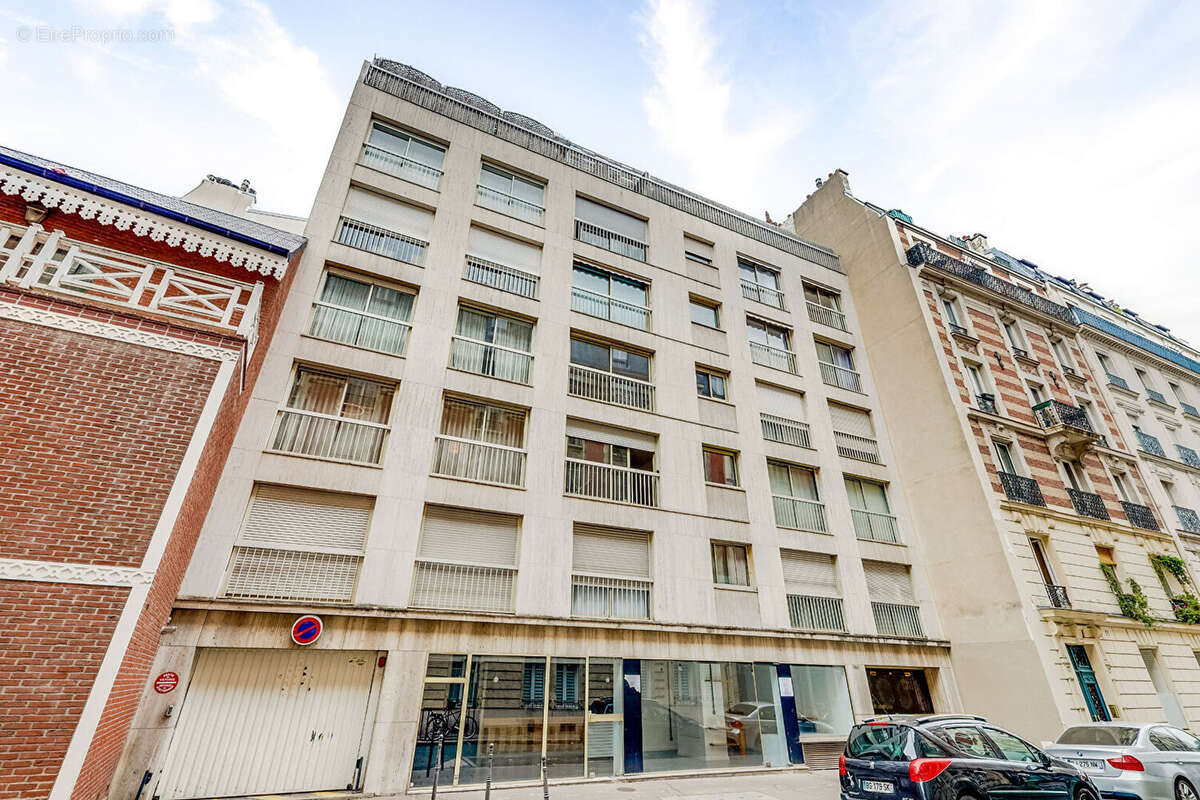 Commerce à PARIS-16E