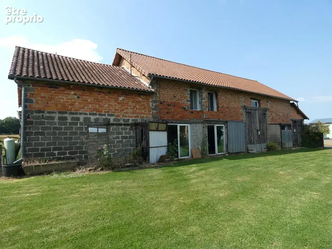 Maison 165m² / grange aménagée / bâtiments agricoles / étang / 18 hectares - photo 4