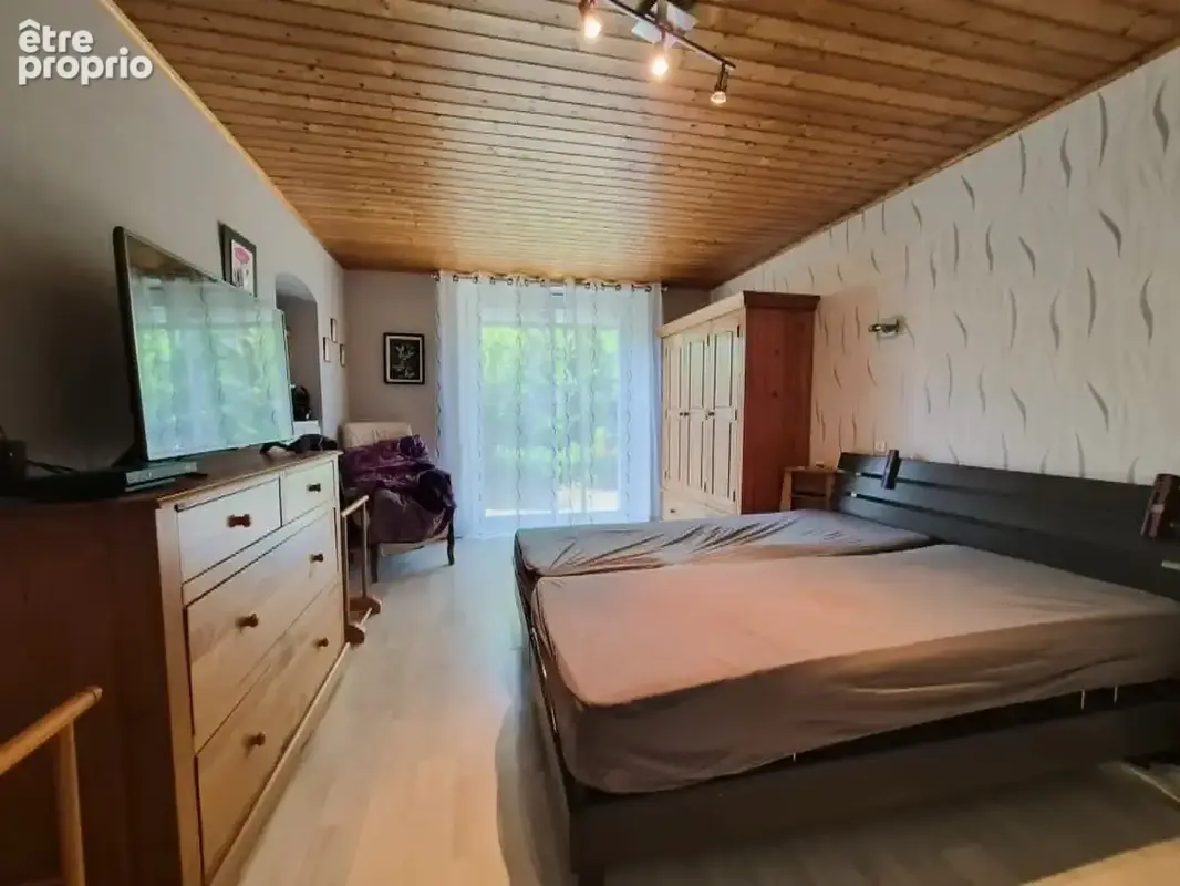 Maison familiale en campagne avec dépendances 218m² - photo 12