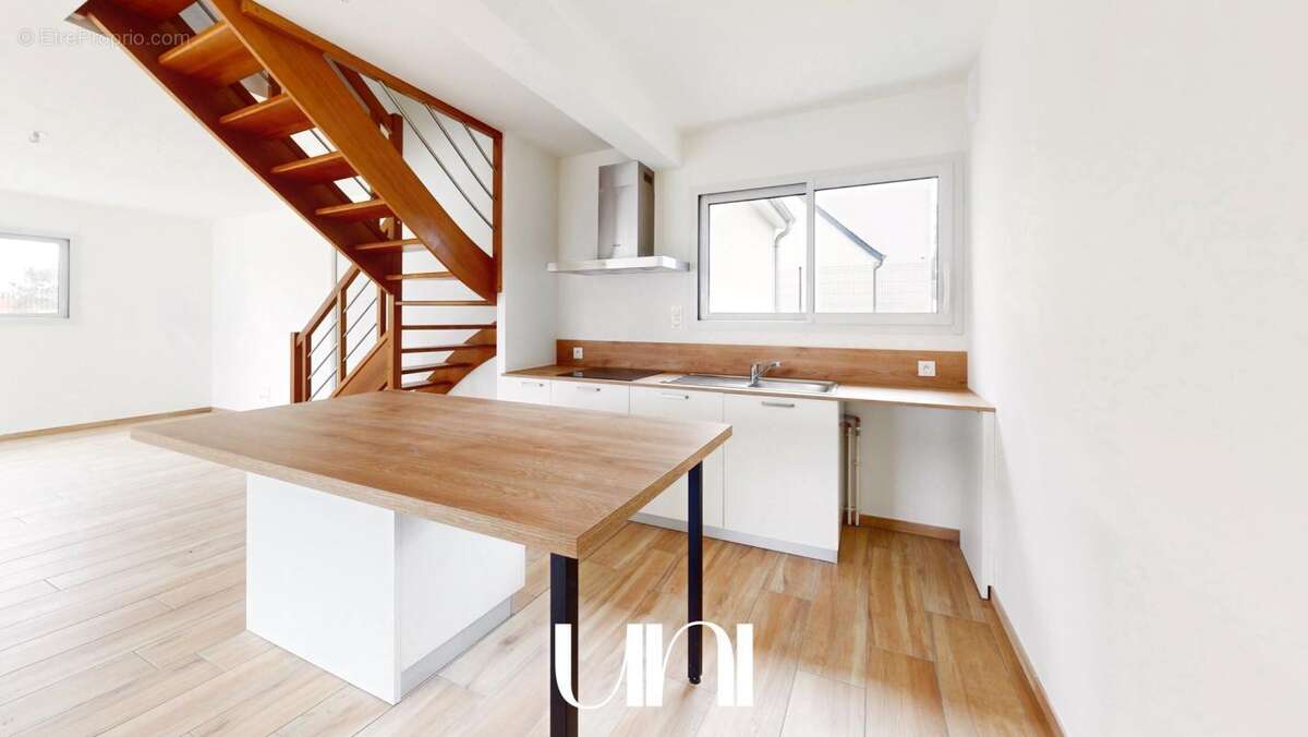 Maison à LONGUES-SUR-MER