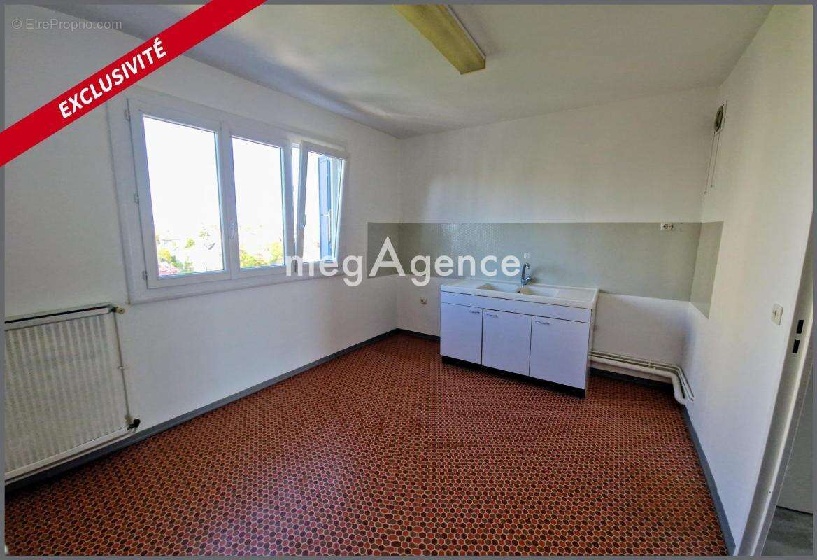 Appartement à MEYZIEU