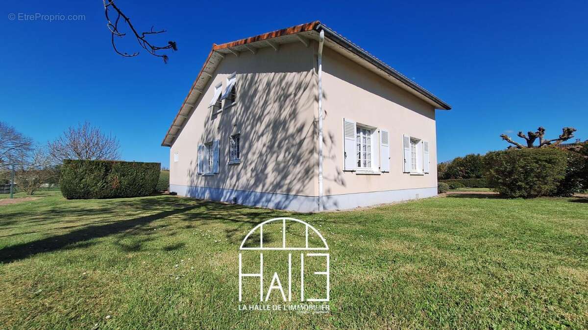 Maison 110 m² à Chassenon  - photo 16