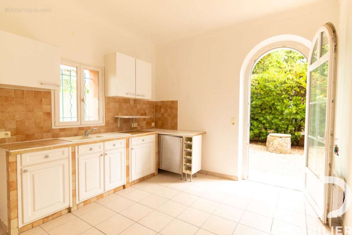 Photo 5 - Maison à FREJUS