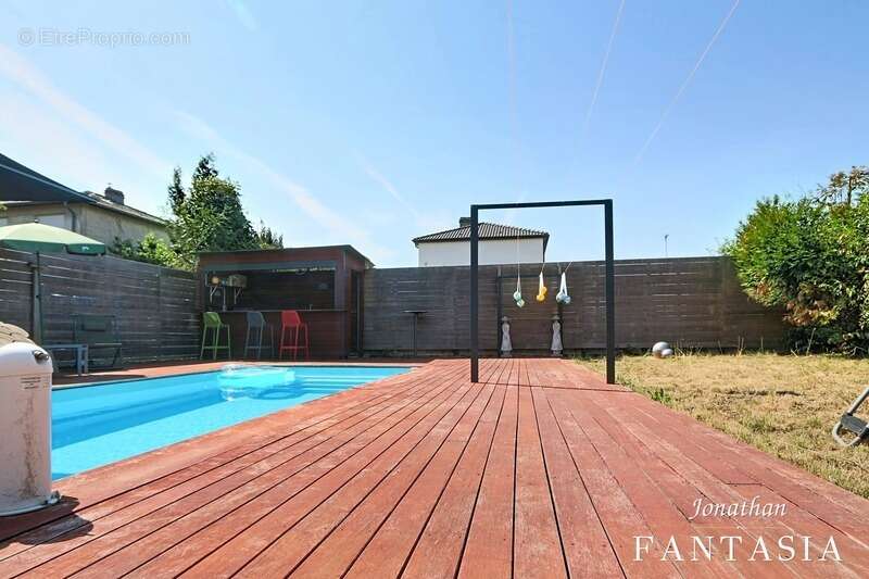 LA MAXE – Maison familiale de 230 m² au sol avec piscine chauffée et généreux espaces extérieurs - photo 22