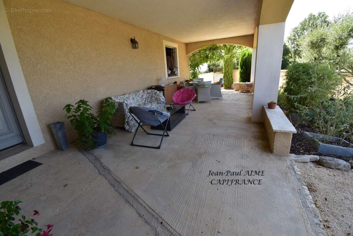 BARJAC – Une propriété de 210 m2 dont un appartement de 70 m2 avec panorama sur les Cévennes, à quelques pas du cœur du village - photo 10