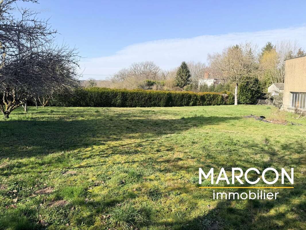 Maison à BUSSIERE-DUNOISE