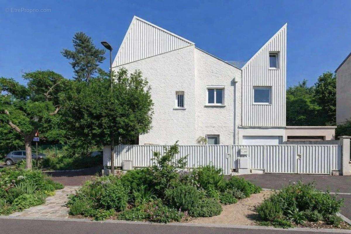 Maison d'architecte contemporaine avec vues et terrasses à Suresnes - photo 9