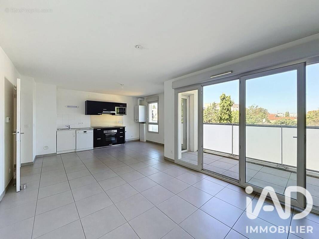 Photo 1 - Appartement à VILLEURBANNE