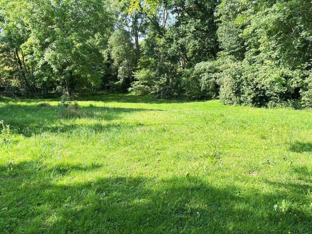 Terrain à CHALONS-EN-CHAMPAGNE