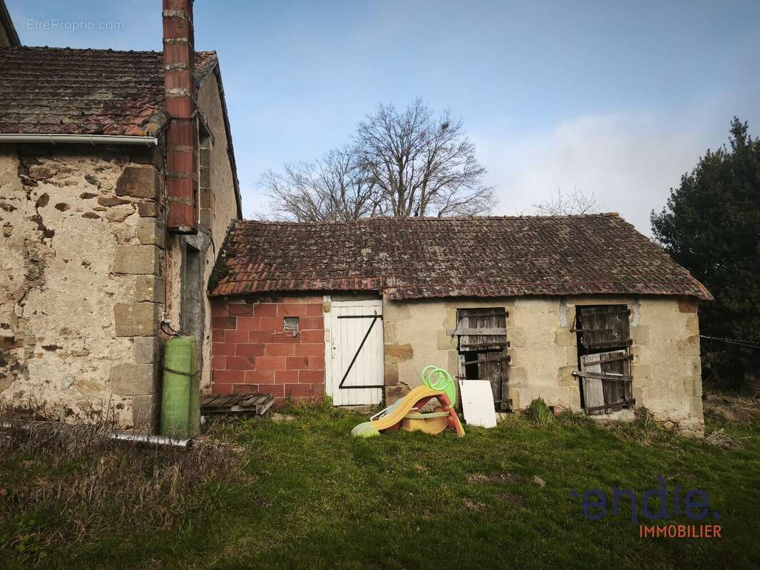 Maison à THENEUILLE