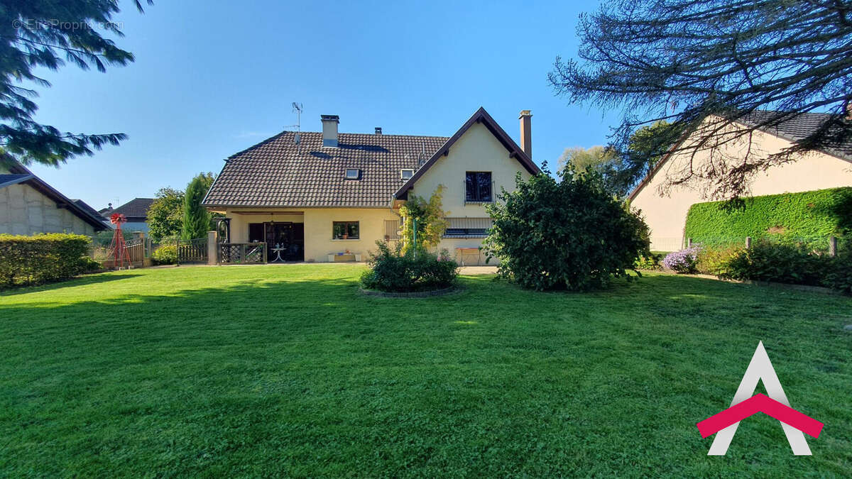 Maison à WOLFERSDORF