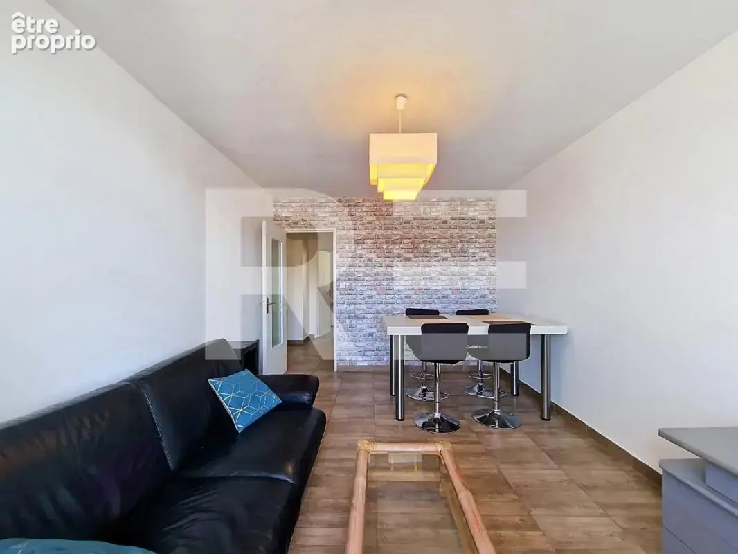 Apt T2 balcons avec 1 chambre, une cave, un parking sécurisé - photo 2