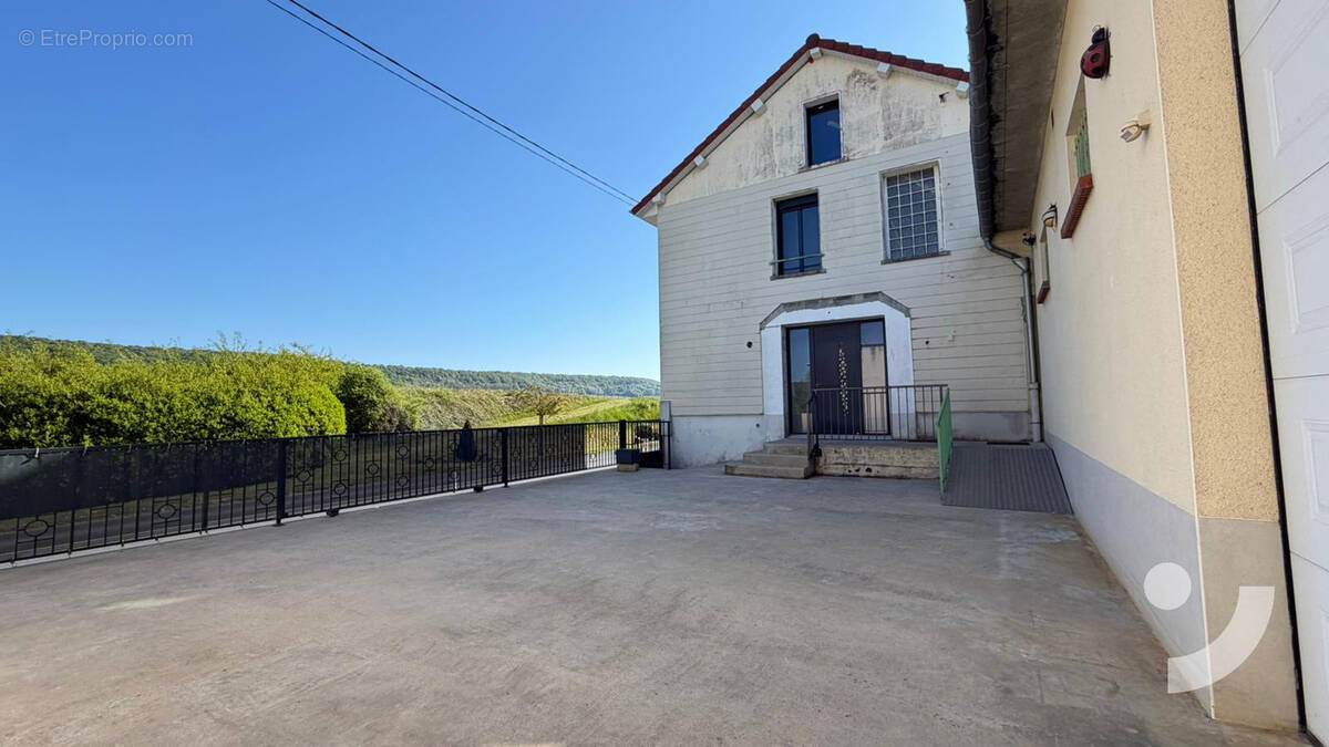 Maison à SAINT-MARTIN-D'ABLOIS