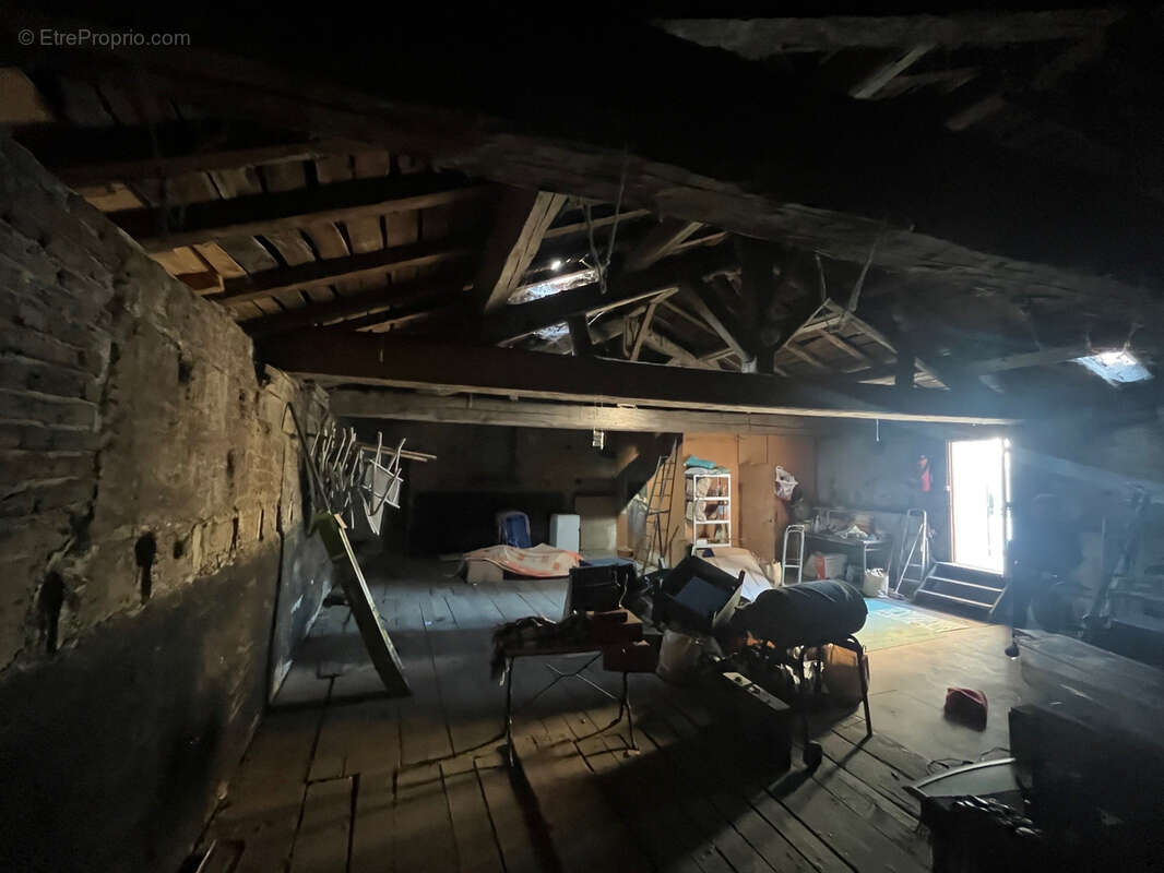 Maison à MONTMERLE-SUR-SAONE