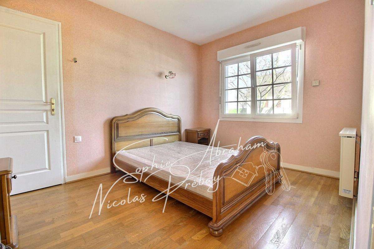 Maison à BAZOCHES-LES-GALLERANDES