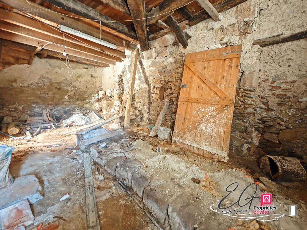Maison Caunes Minervois à rénover :  2 chambres, atelier à rénover - photo 8