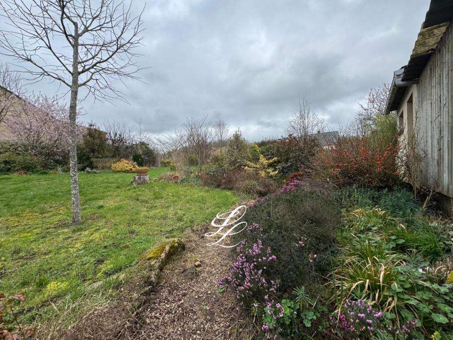 Maison à NEUVILLE-SUR-SARTHE