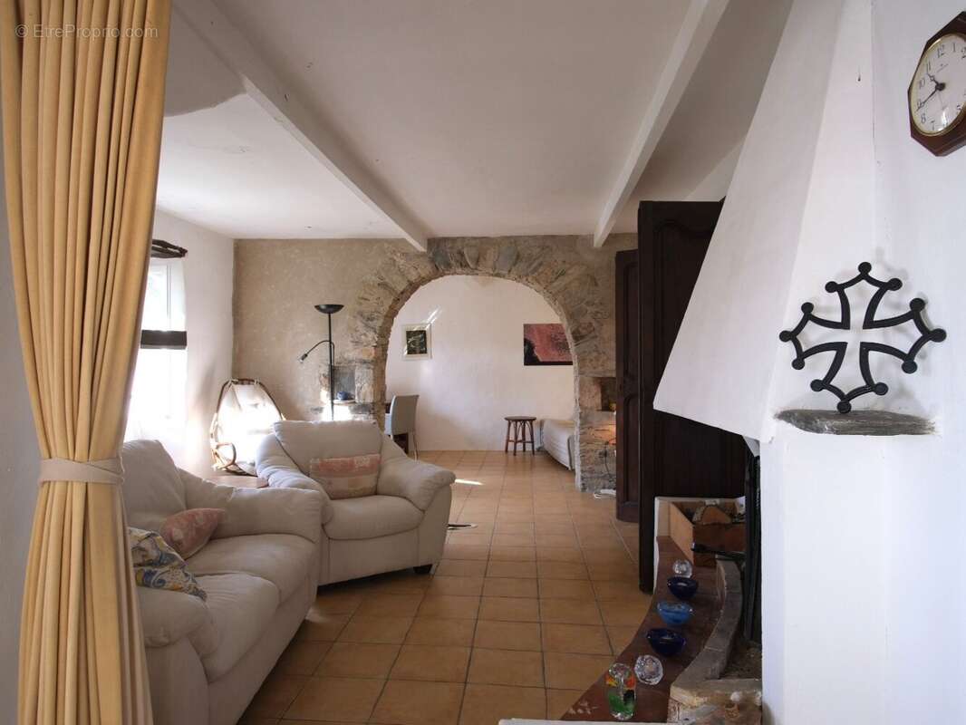 Maison à VIEUSSAN