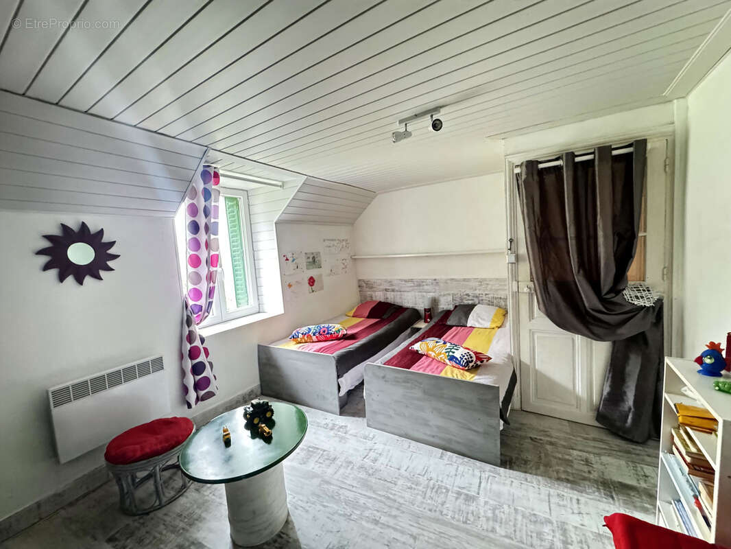 Maison à SAINT-BONNET-PRES-ORCIVAL