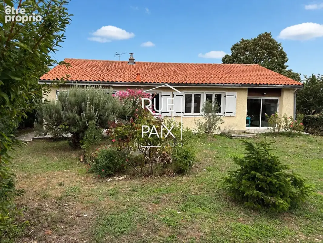 Photo Maison à Vouille au prix de 222 000€