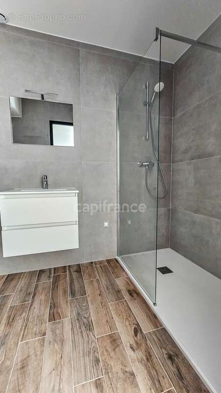 Appartement à MORIGNY-CHAMPIGNY