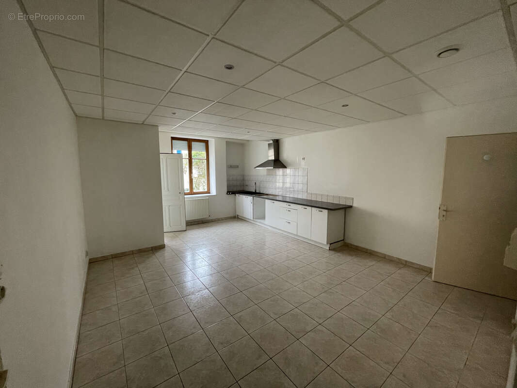 Appartement à VIGNEULLES-LES-HATTONCHATEL