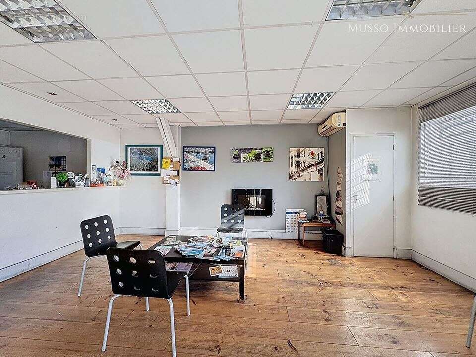 Commerce à MARSEILLE-9E