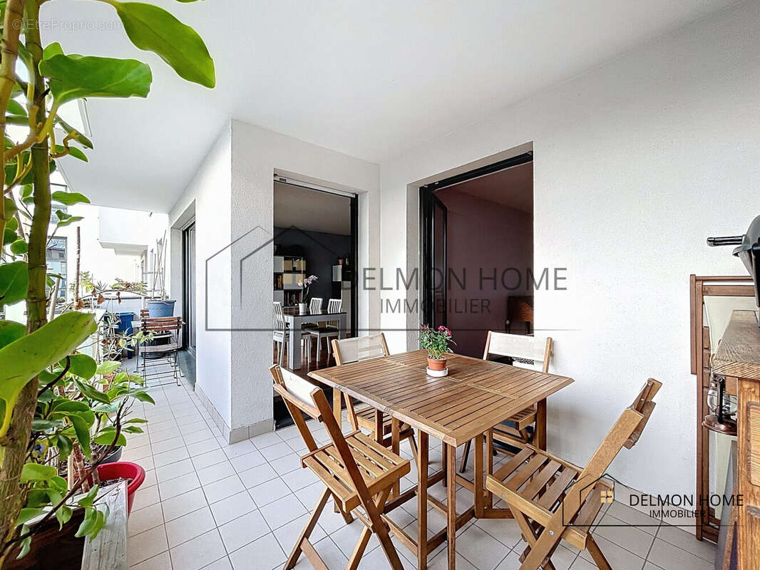 Appartement à COURBEVOIE