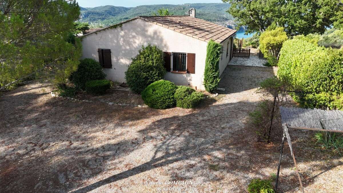 Maison à ESPARRON-DE-VERDON