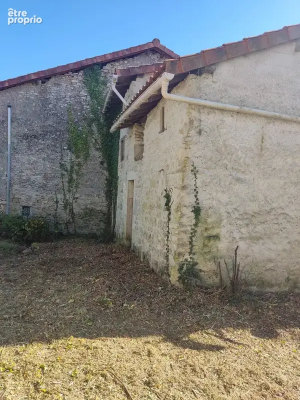 Jolie maison de Campagne, pierres app.; 3 Chambres; 150m2 hab à finir de rénover; Jardin clos; terrain de 669m - photo 15