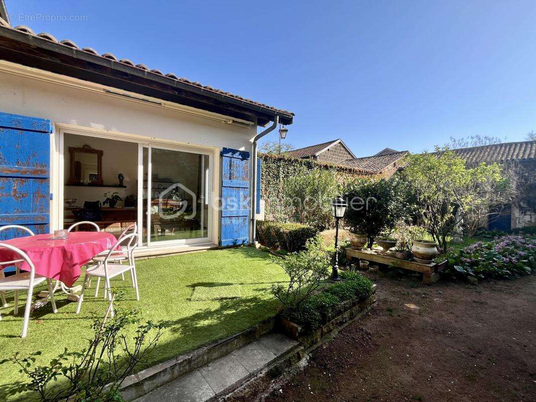 Appartement à CRECHES-SUR-SAONE