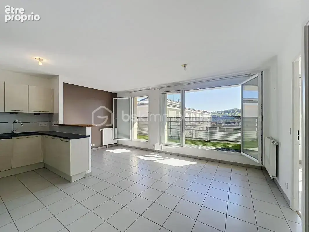  exclusivité – dernier étage avec ascenseur, balcon & parking ! le coup de cœur est au rendez-vous ! - photo 3