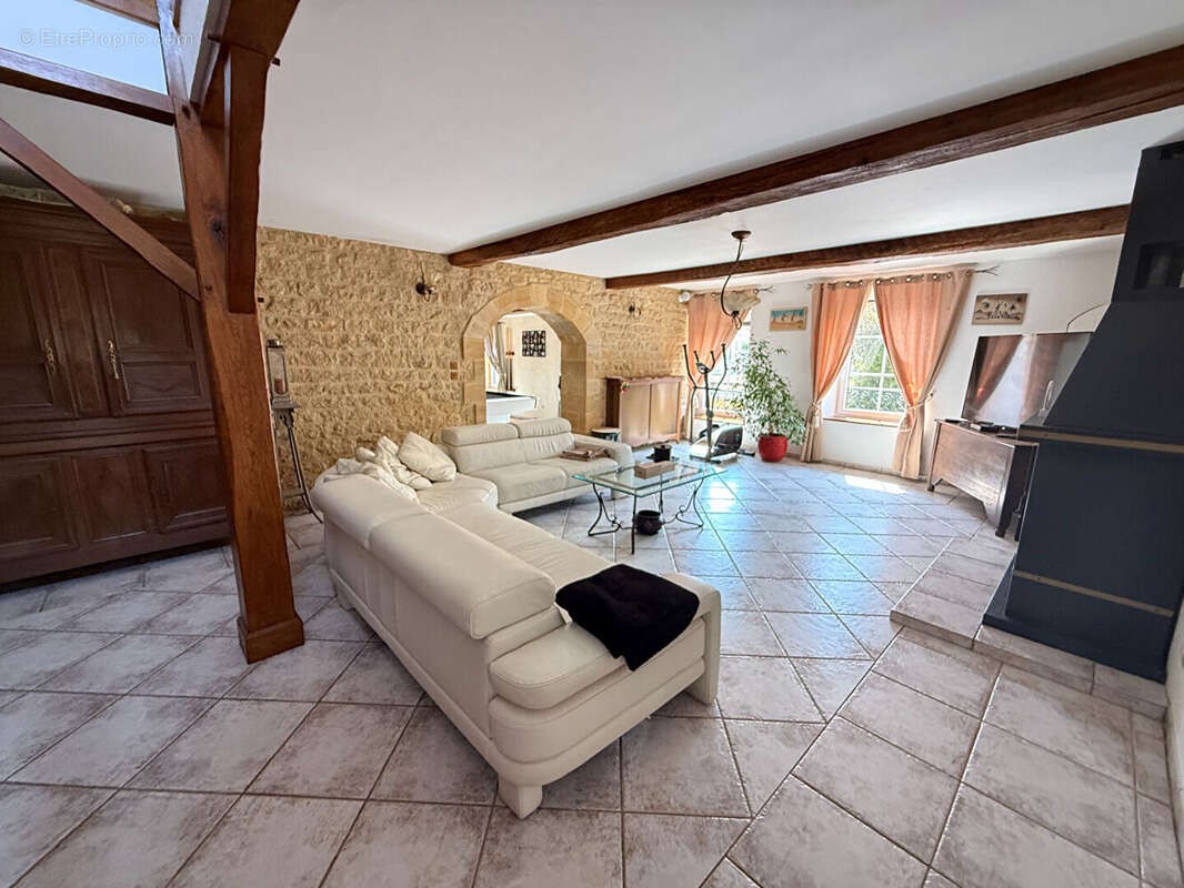 Maison à VRIGNE-MEUSE